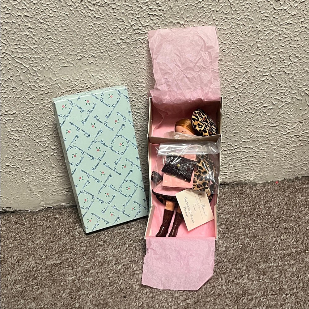 NEW! Madame Alexander Fashion Collection Coral & Leopard Cissette Doll #22180